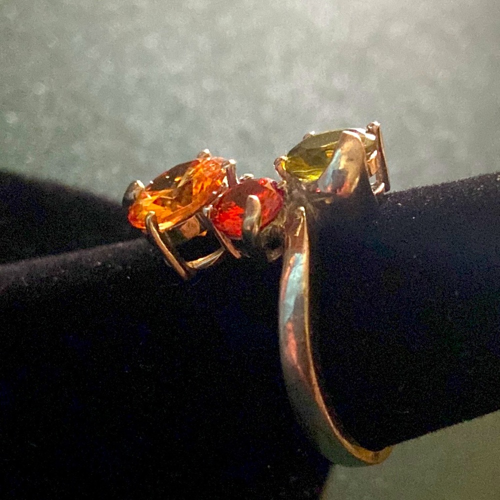 Three Stone Statement Ring, Size 6.5 - image 4